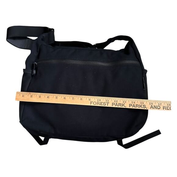 Overland Equipment Messenger Bag Black Daisy Floral Print Y2K Crossbody Made USA - Picture 11 of 13